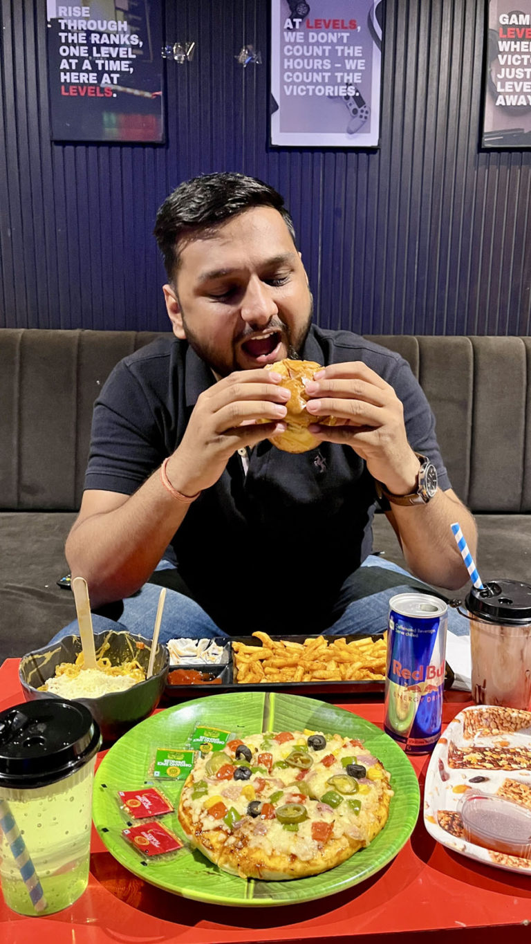 Food Influencer and Blogger Tejas tejasthakkar HungerHoo 1 768x1365
