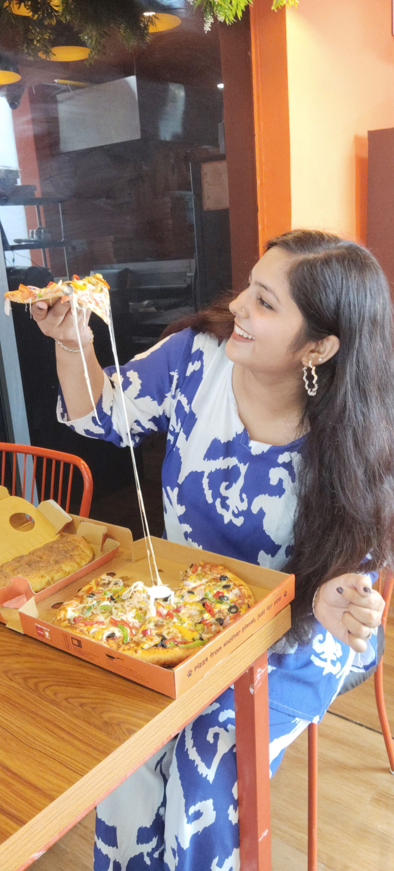 Food Influencer and Blogger Vanshika The Curvy Foddie HungerHoo 6 768x1695