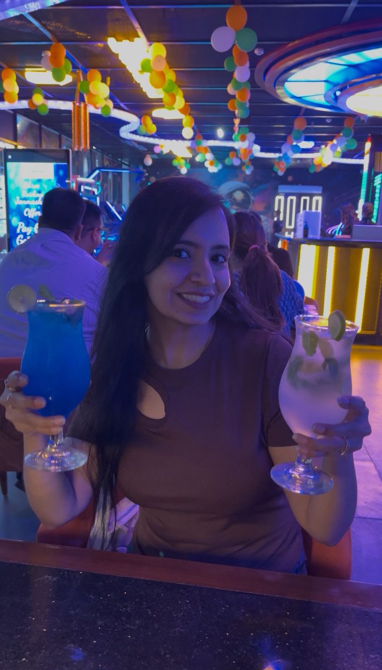 Food Influencer and Blogger Shivangi and Amit Twistie Bites HungerHoo 2 768x1347