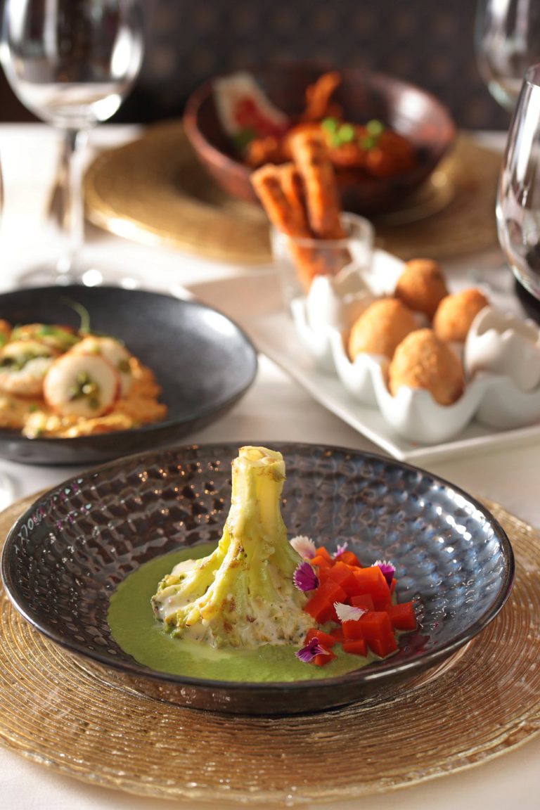 Highly Rated Restaurant Ziya The Oberoi Mumbai Maharashtra India HungerHoo 7 768x1152